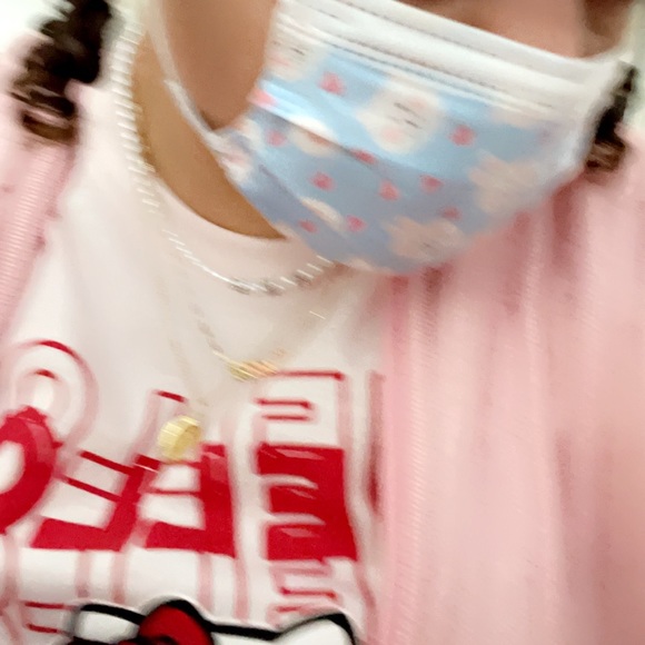 Meet your Posher, Halle - Picture 1 of 1